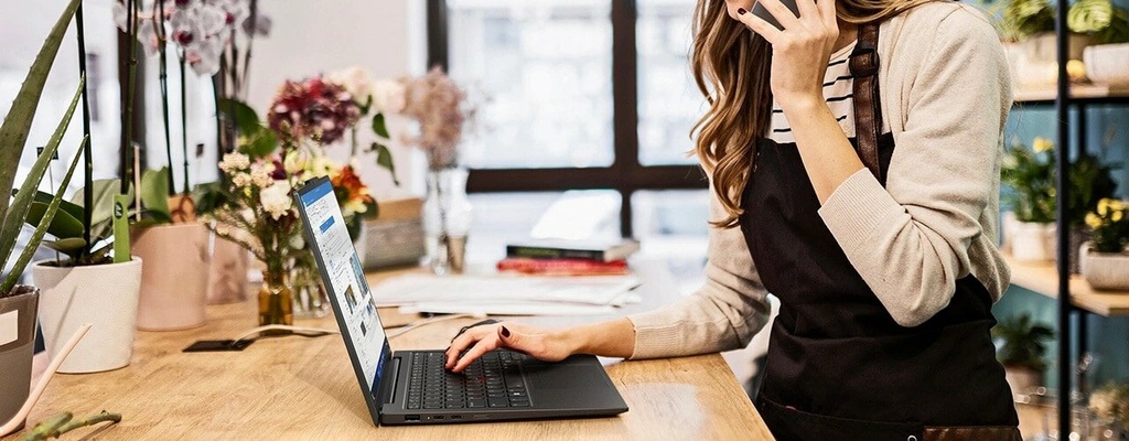 Lenovo ThinkPad X1 Carbon Gen 12 - Intel Core Ultra 5
